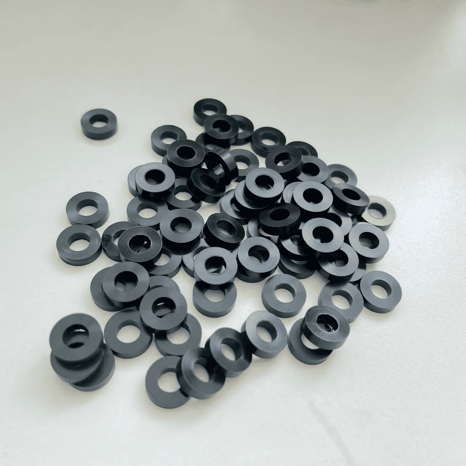 Plastic Spacers & Insulators - Custom plastic CNC machining parts