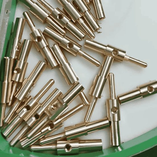 Proceso y piezas de mecanizado CNC tipo suizo