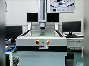 Customer visiting LuckyHxs factory for pin project review 2